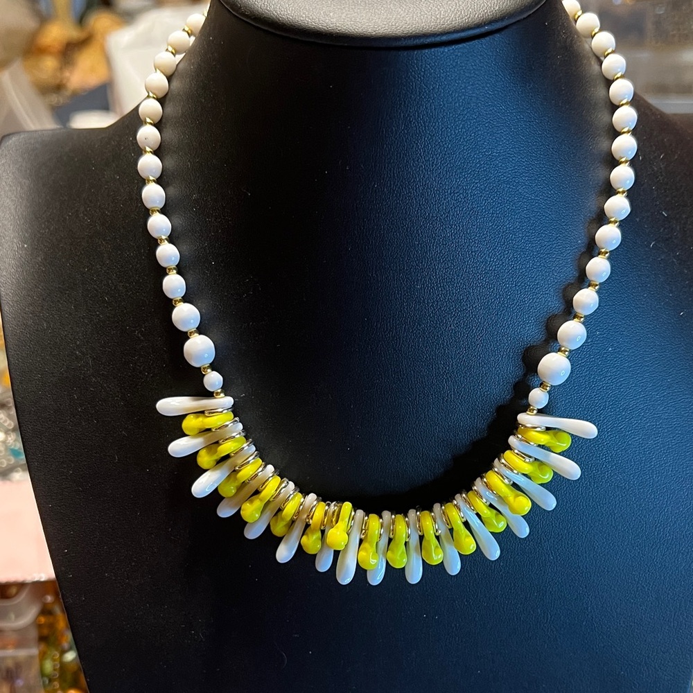 Elegant Yellow and White Milk Glass Beaded Necklace